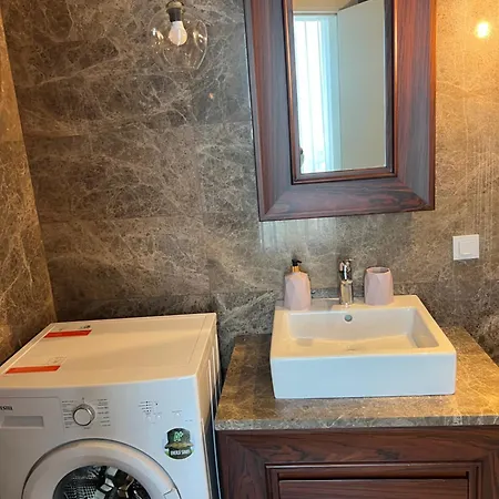 Dikkat Cekmesini Apartment