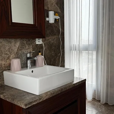 Dikkat Cekmesini Apartman